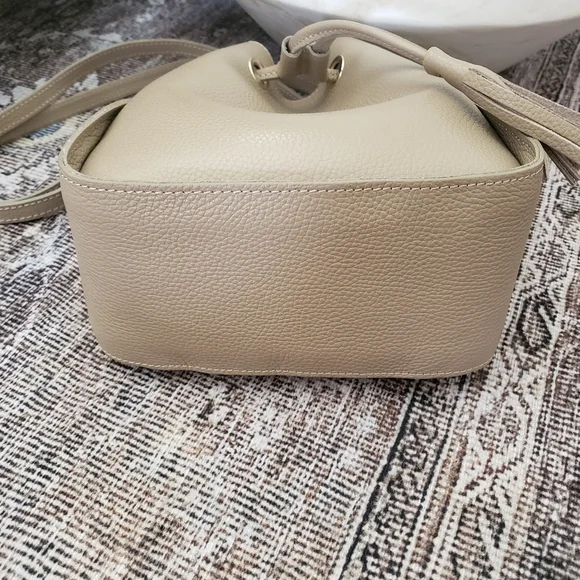 🇮🇹Cheval Firenze Taupe Tassel Bucket Bag Leather Made In Italy🇮🇹 - Picture 3 of 9